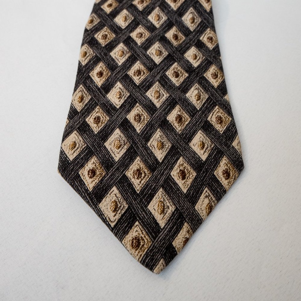 Bugatti tie 100% Italy Silk Made in USA 57 x 4
